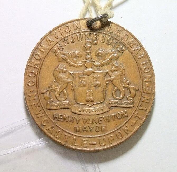 英国1902年 爱德华七世和皇后加冕礼高浮雕精制大铜章 40MM