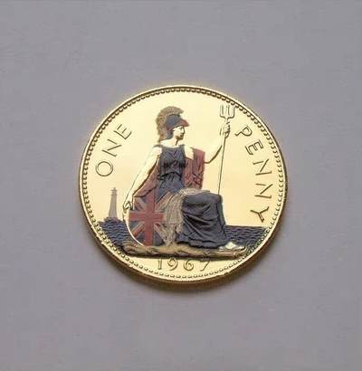 英国1967年 伊丽莎白青年像+海神镀金彩色纪念币 31MM - 英国1967年 伊丽莎白青年像+海神镀金彩色纪念币 31MM