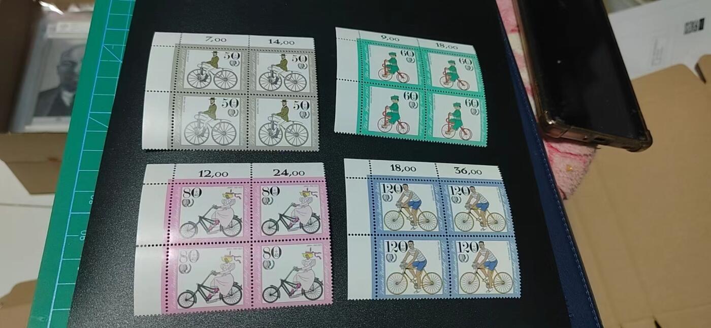 德国邮票专场，都是四方连套票！版别多多！ 德国邮票  四方联一套，1985年发行，老式自行车交通工具4全，品相如图