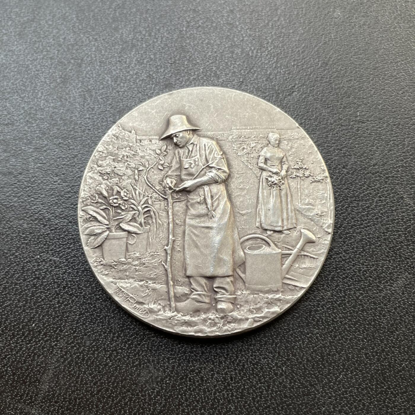 「木头集藏」章牌专场-第48期 Rivet ～法国葡萄种植园艺银章，直径：36 mm，21.5 g， 丰饶角 ARGENT
