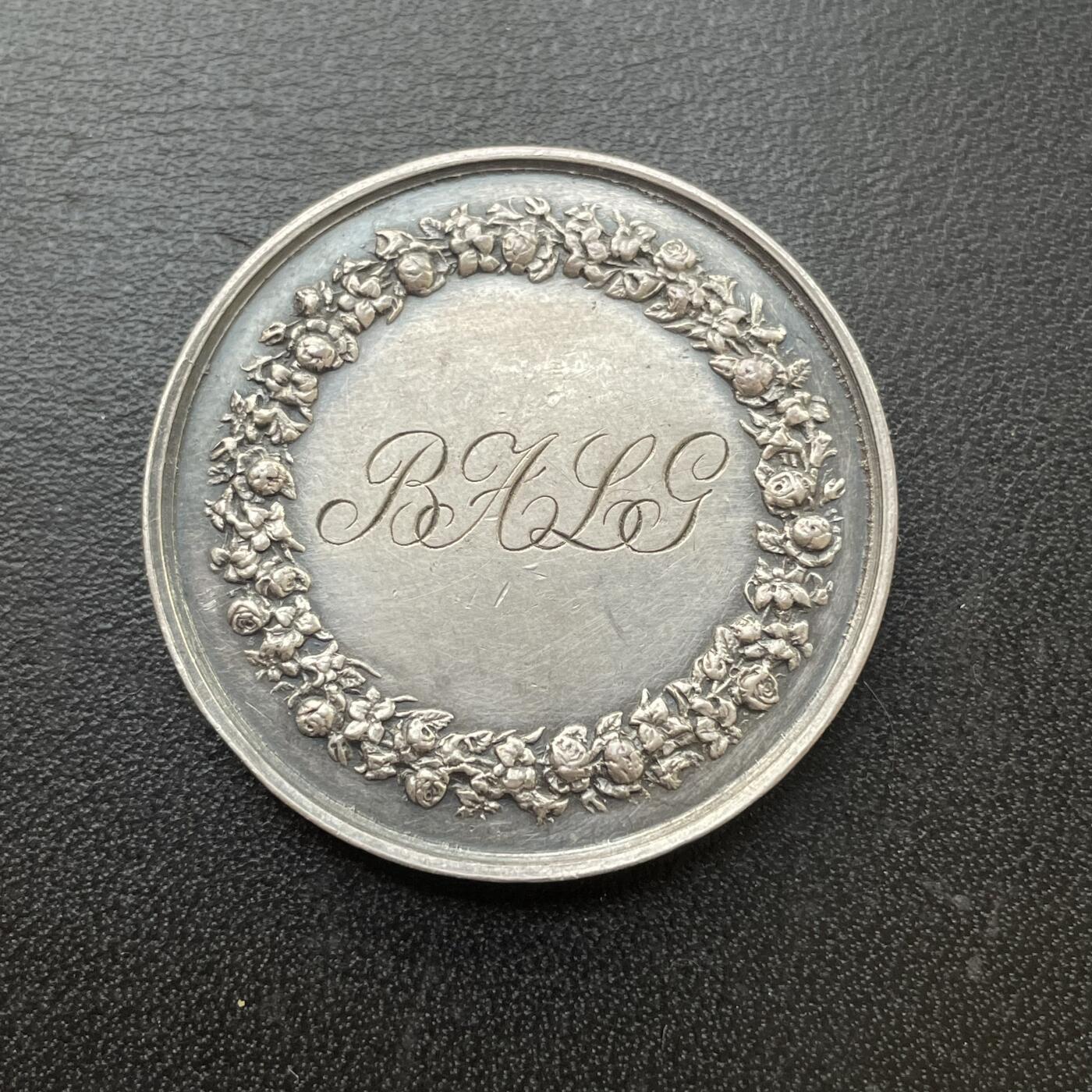 「木头集藏」章牌专场-第48期 1859年法国婚礼银章  直径：33 mm，16 g，边铭：手指 ARGENT （1845-1860年）
