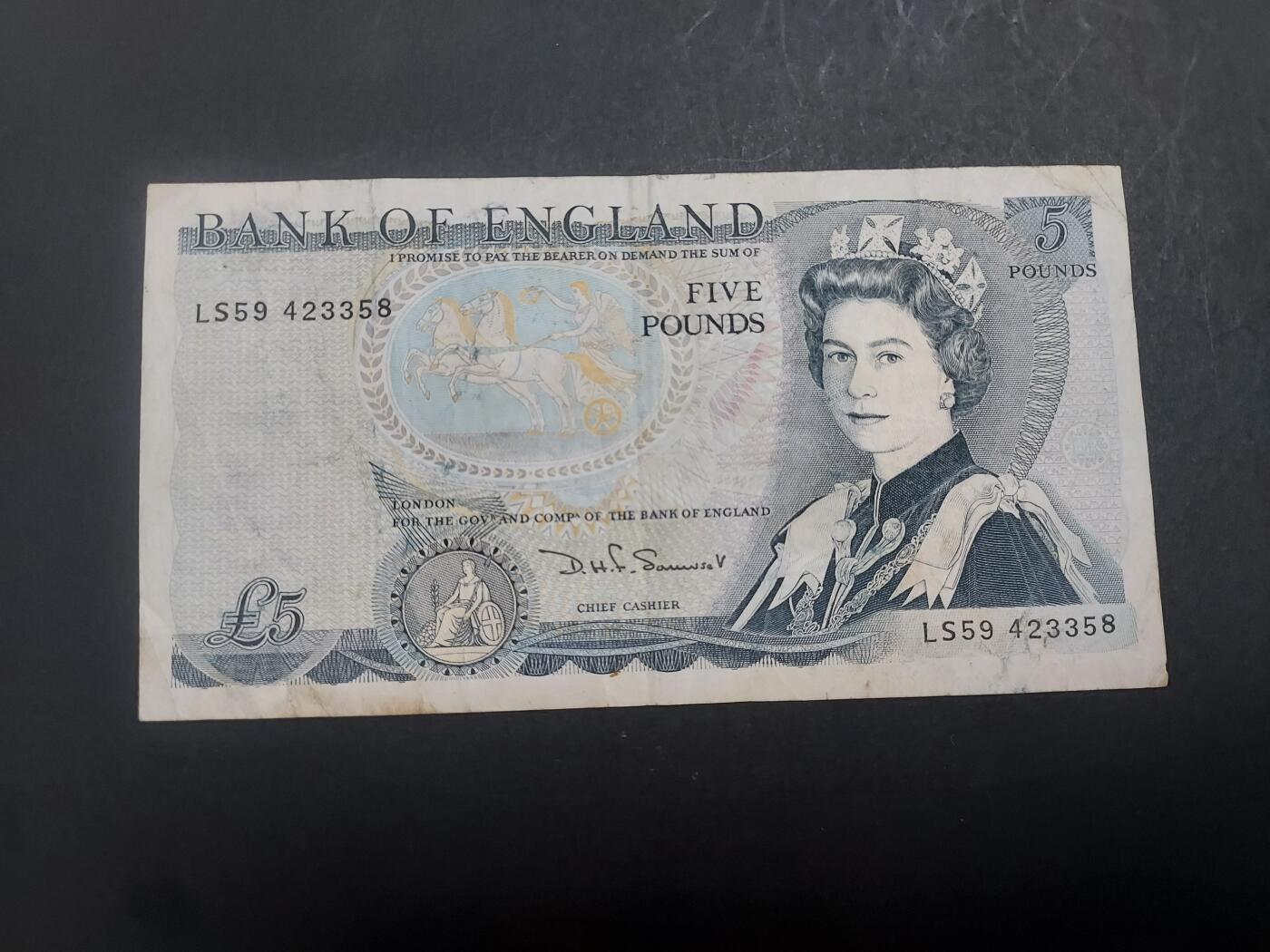 博彦收藏10月14日晚上8点 钱币专场 英国女皇5镑 流通品