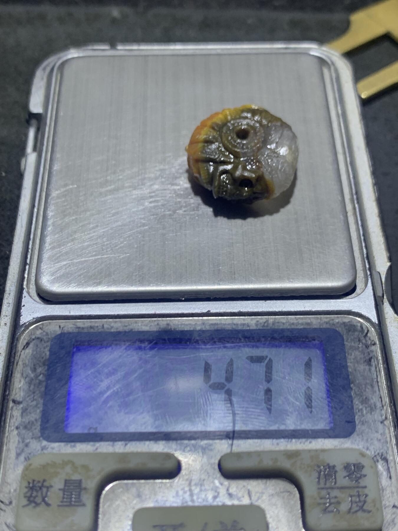 精美亚光高玉化冰飘战国红玛瑙手工雕刻骷髅酋长扣一个！