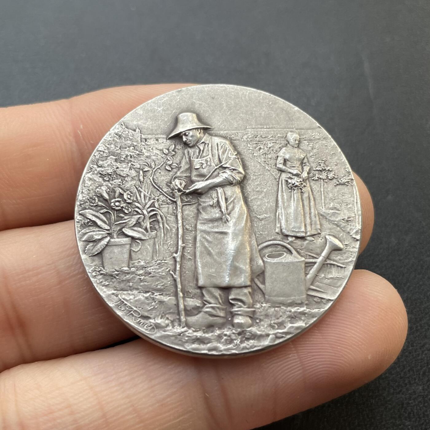 「木头集藏」章牌专场-第48期 Rivet ～法国葡萄种植园艺银章，直径：36 mm，21.5 g， 丰饶角 ARGENT