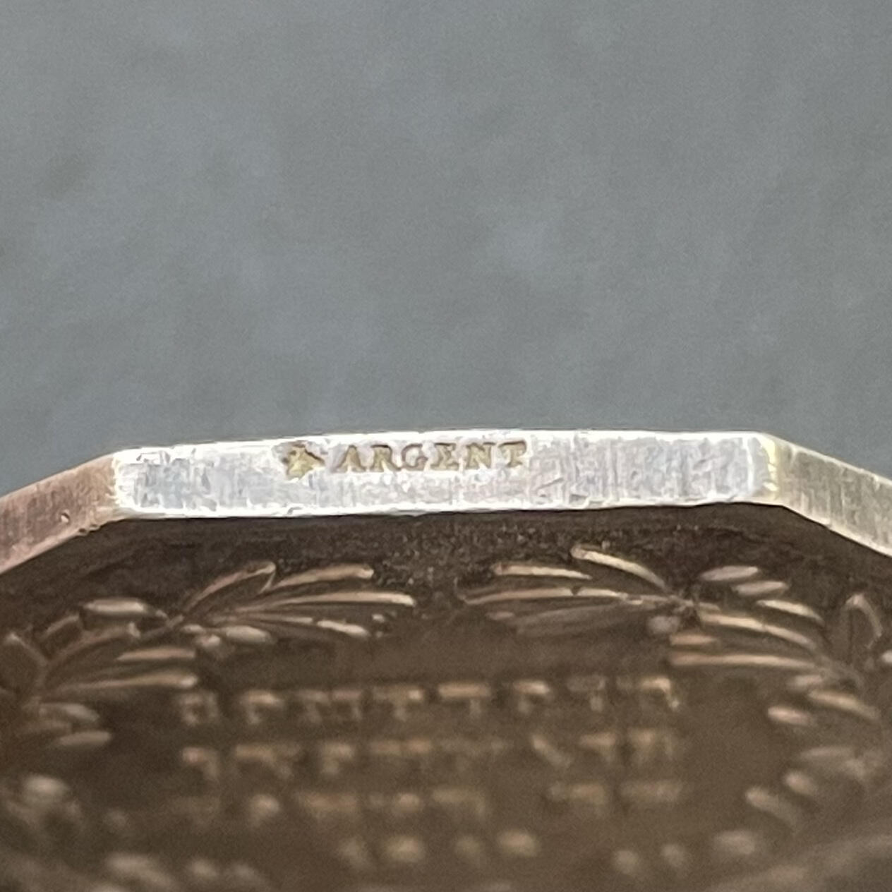 「木头集藏」章牌专场-第48期 法国里昂商会银章 直径：32.5 mm，14.8 g，边铭：蜜蜂 ARGENT  （1860-1879年）