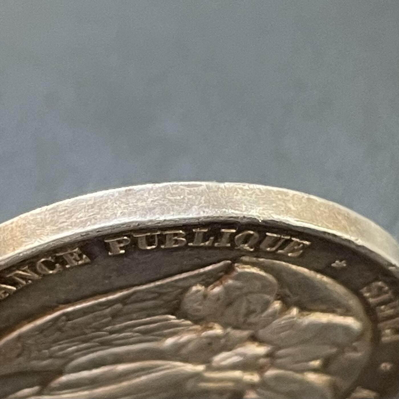 「木头集藏」章牌专场-第48期 法国巴黎公共医疗银章  直径：34 mm，18.9 g，边铭：蜜蜂 ARGENT （1860-1879年），正面医学之父：希波克拉底头像，背面刻画鹈鹕喂子的场景，鹈鹕在西方象征着爱心、牺牲和坚韧