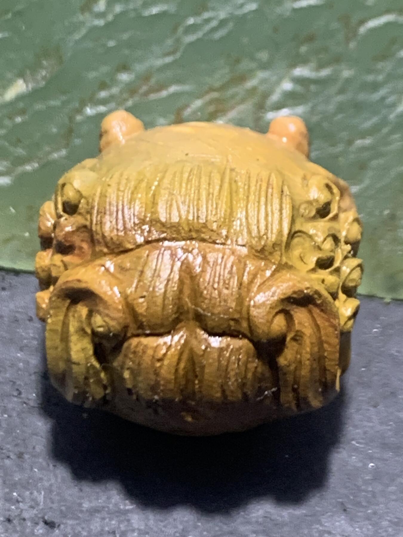 精美戈壁彩玉手工雕刻瑞龙珠一个！