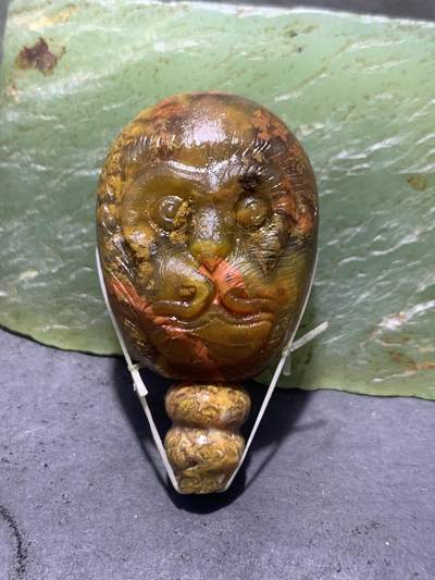 精美亚光草花纹战国红玛瑙手工雕刻灵猴佛头三通一套， - 精美亚光草花纹战国红玛瑙手工雕刻灵猴佛头三通一套，