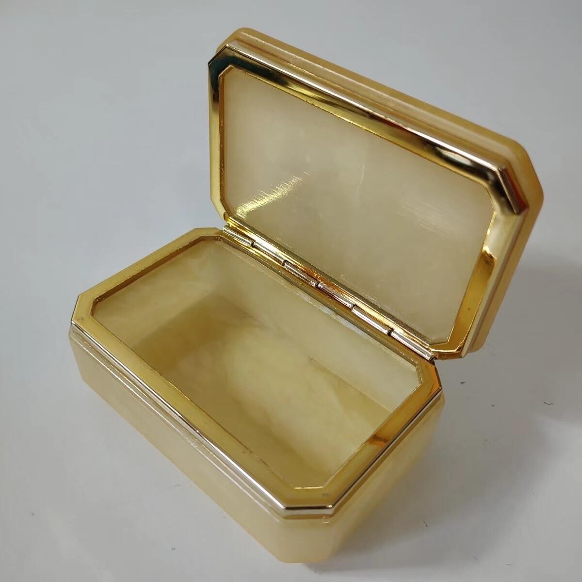 意大利Domain天然石玫瑰图案首饰盒饰品盒，尺寸11x7x4.5厘米，品相如图，500包快递