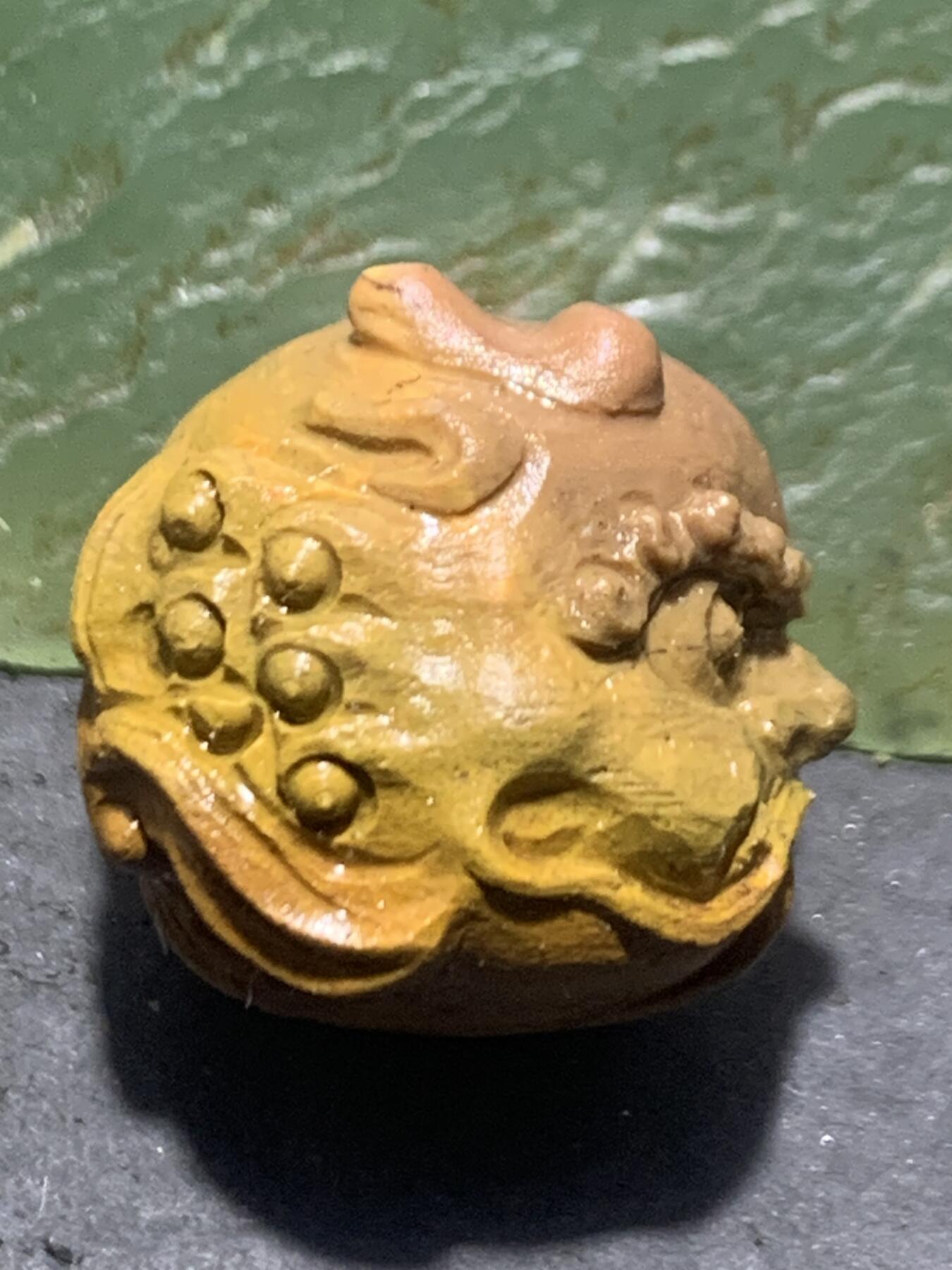 精美戈壁彩玉手工雕刻瑞龙珠一个！