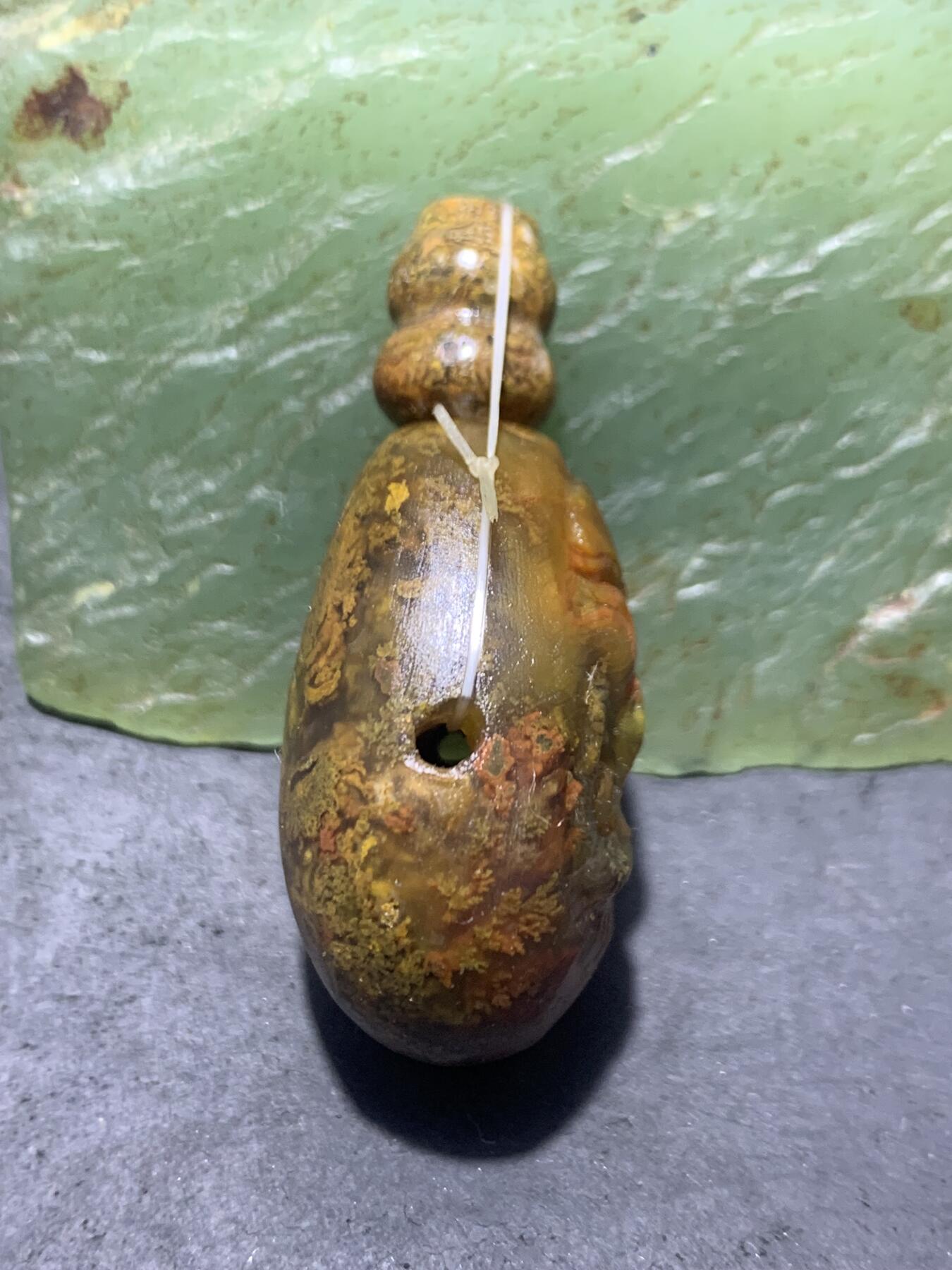 精美亚光草花纹战国红玛瑙手工雕刻灵猴佛头三通一套，