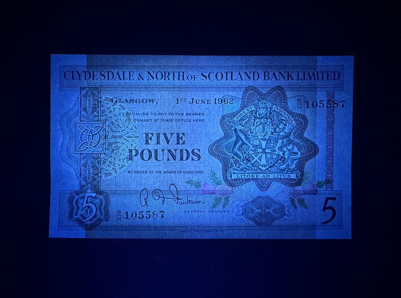 收藏联盟Quantum Auction 第383期拍卖  苏格兰三行联合1962年5镑 品相UNC- 细节如图