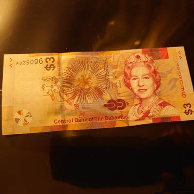 【世界钱币】精选微拍第141期暨2024年第53期 ～最新币展卖剩品类选购 2019年巴哈马3元 全新绝品无47尾号096