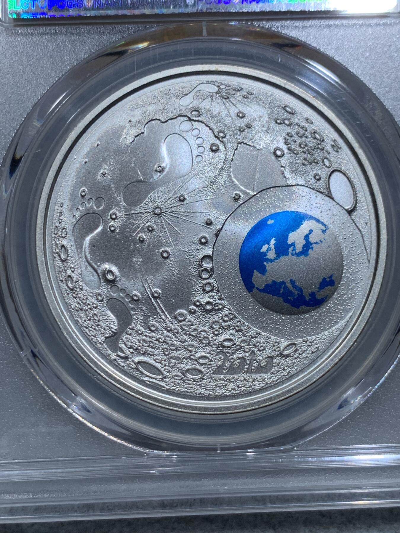 《竞宝斋》第317场 周日，周一 2场连拍 （全场包邮） PCGS PR70DCAM 芬兰2010年道德与理念2-儿童与创造力（磨砂版）20欧彩银纪念币 P盒错标应为磨砂版银币，33.62克，925银，38.61MM币径，限量3500枚，P盒记录冠军分值（并列最高分值70分仅4枚），荣膺2012年克劳斯世界硬币大奖赛最富激情获奖币