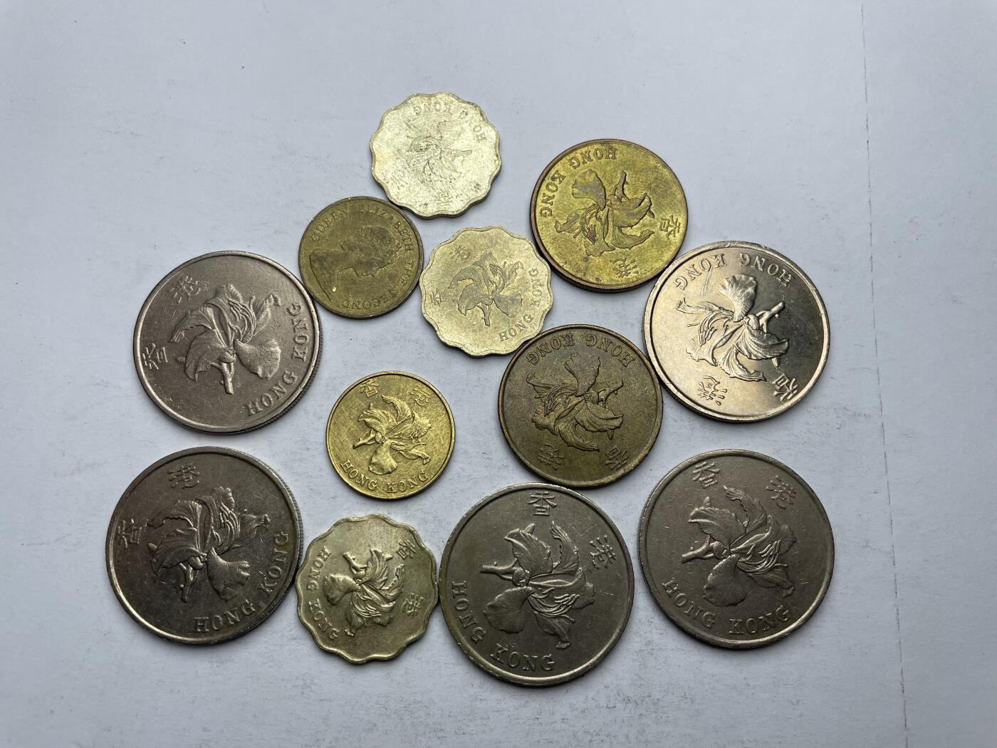 每日一拍，2024年集古藏今外币拍卖第十六期-第5场—（总第155拍），可以寄存60天，满160元包邮。 香港各面值12枚