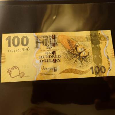 【世界钱币】精选微拍第141期暨2024年第53期 ～最新币展卖剩品类选购 2013年斐济100元 大金蝉 全新绝品无47尾号996