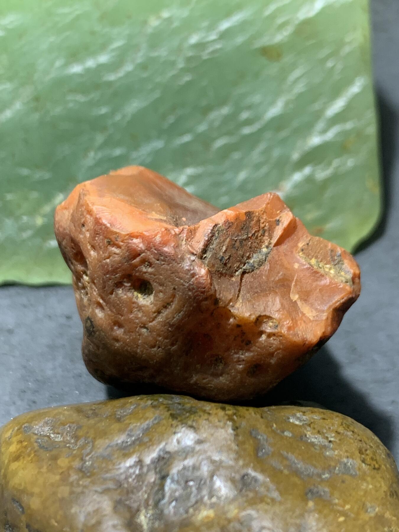 精美大开窗冻肉南红玛瑙原石一颗