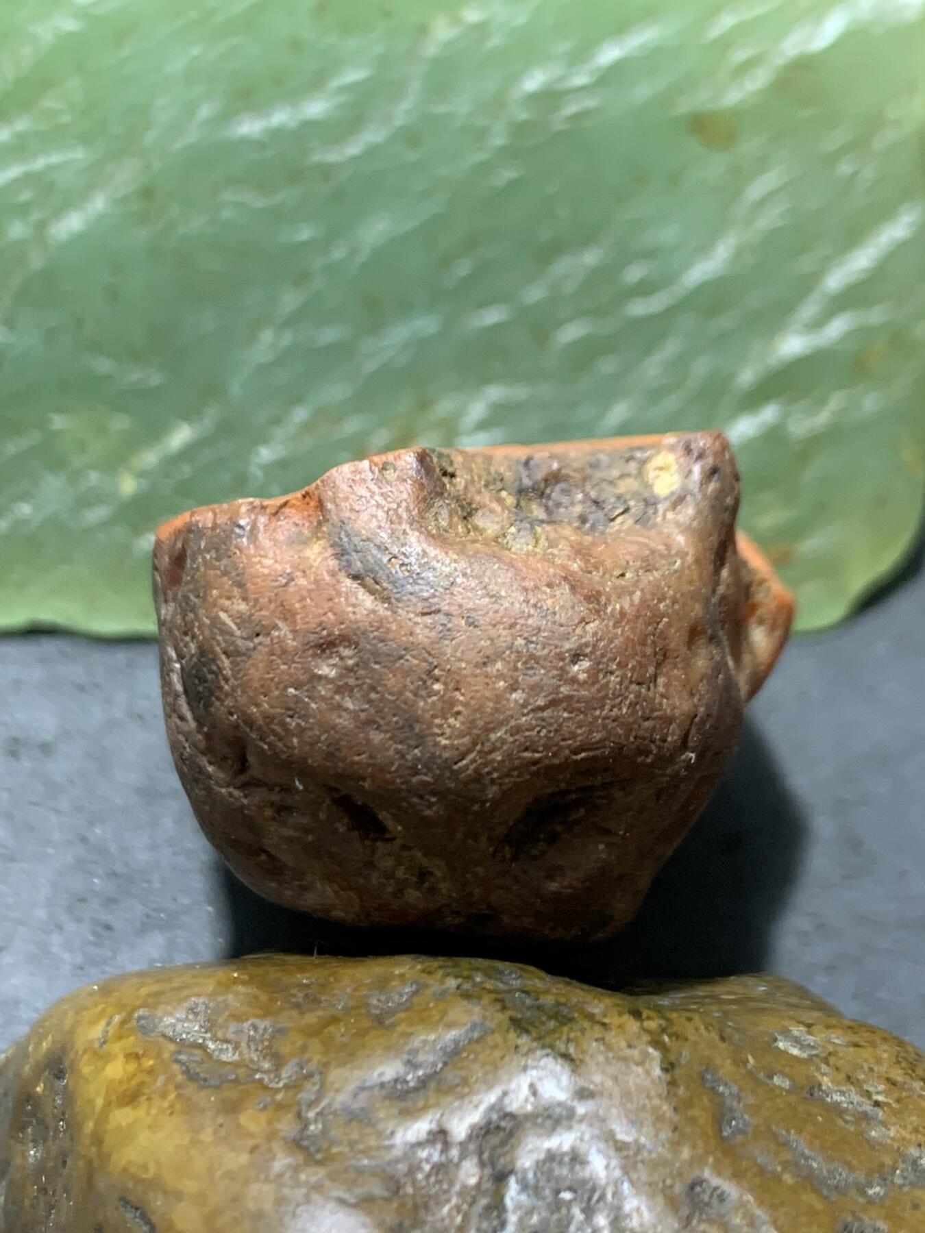 精美大开窗冻肉南红玛瑙原石一颗