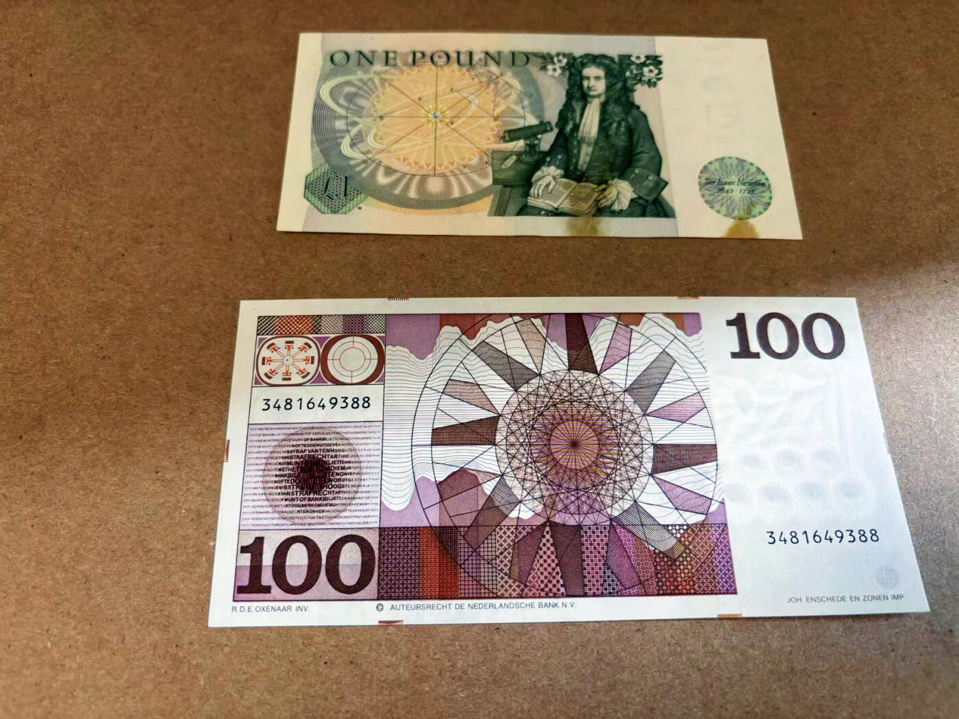 【Blue Auction】✨世界纸币精拍第561期【精】 【一组2张】荷兰 1970年100盾 全新UNC&英国 D序列 AN01冠502小号 品相如图