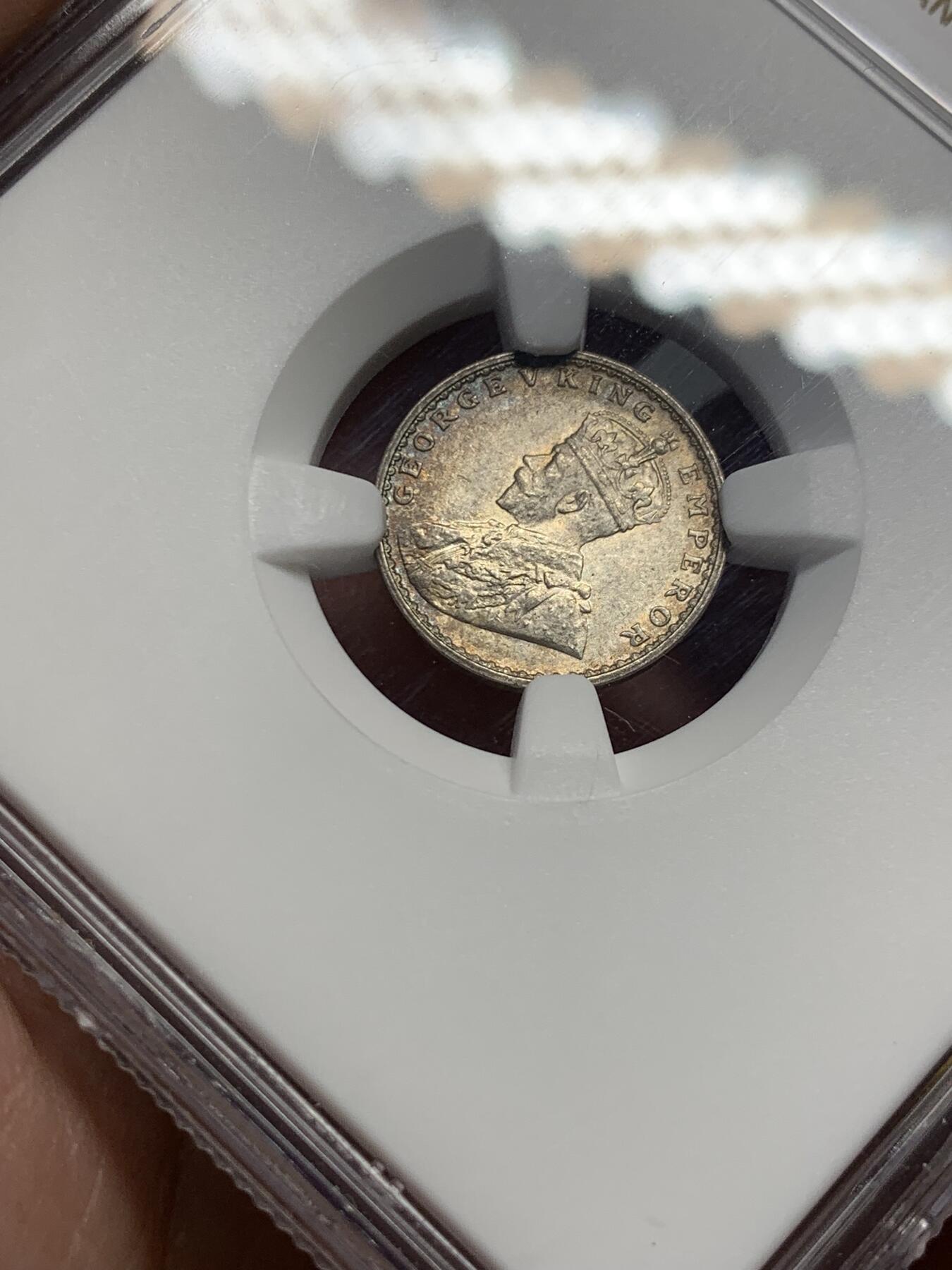 《竞宝斋》第318场 周日，周一 2场连拍 （全场包邮） NGC MS63 英属印度 1917年 乔治五世 2安娜 银币 背面五彩 正面淡五彩 包浆