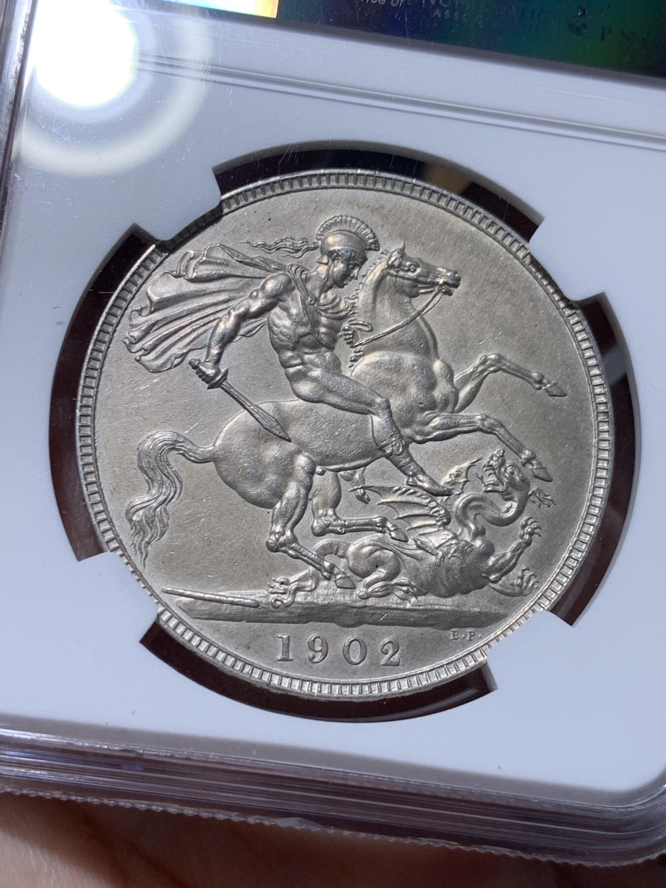 《竞宝斋》第318场 周日，周一 2场连拍 （全场包邮） NGC PF62MATTE 英国1902年爱德华七世精制一克朗马剑银币 经典的matte工艺 百年英伦包浆