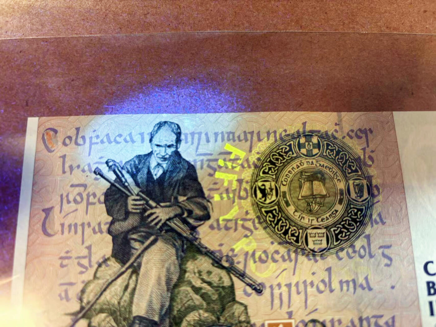 【Blue Auction】✨世界纸币精拍第561期【精】 爱尔兰 2001年50镑 UNC- 荧光斑