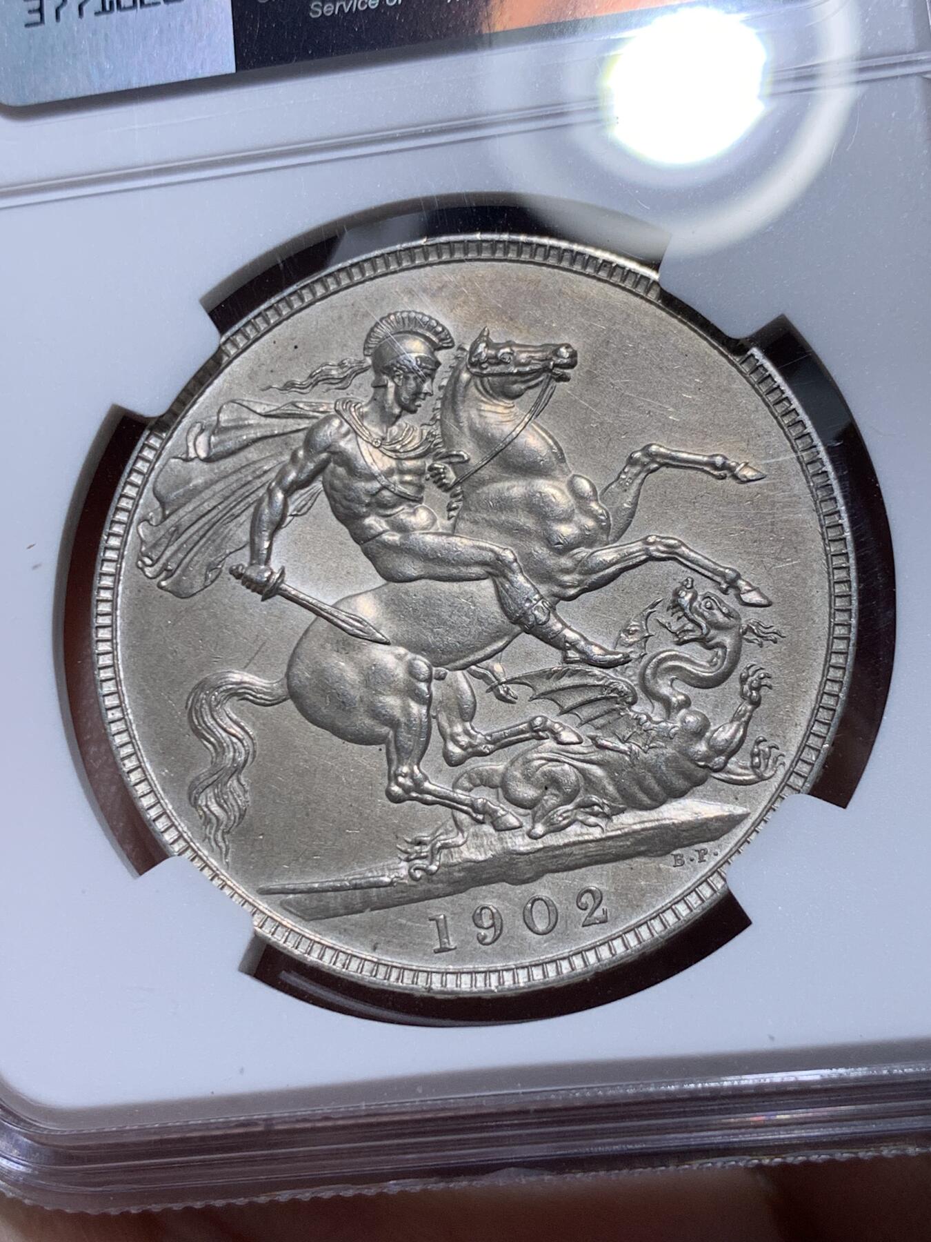 《竞宝斋》第318场 周日，周一 2场连拍 （全场包邮） NGC PF62MATTE 英国1902年爱德华七世精制一克朗马剑银币 经典的matte工艺 百年英伦包浆