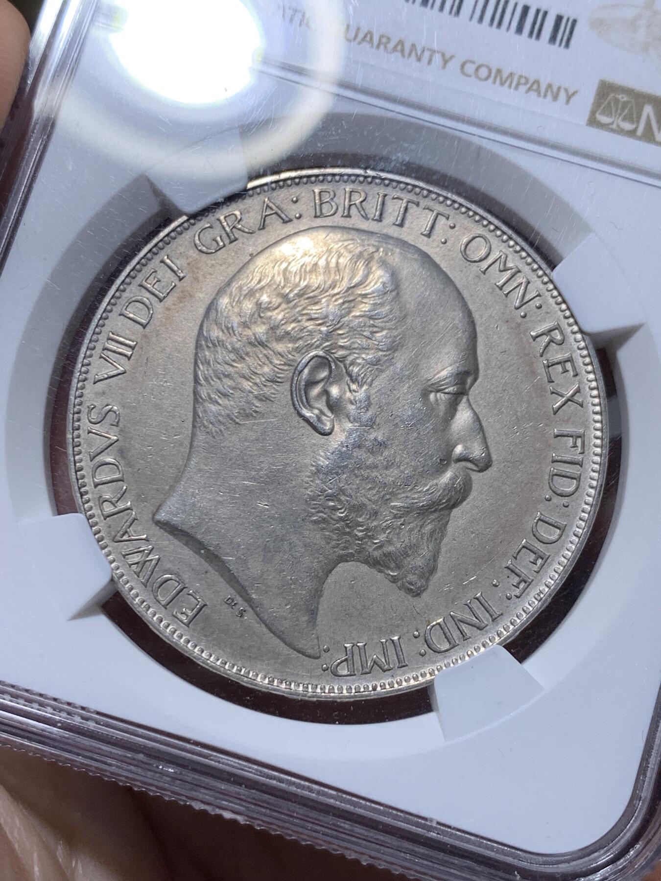《竞宝斋》第318场 周日，周一 2场连拍 （全场包邮） NGC PF62MATTE 英国1902年爱德华七世精制一克朗马剑银币 经典的matte工艺 百年英伦包浆