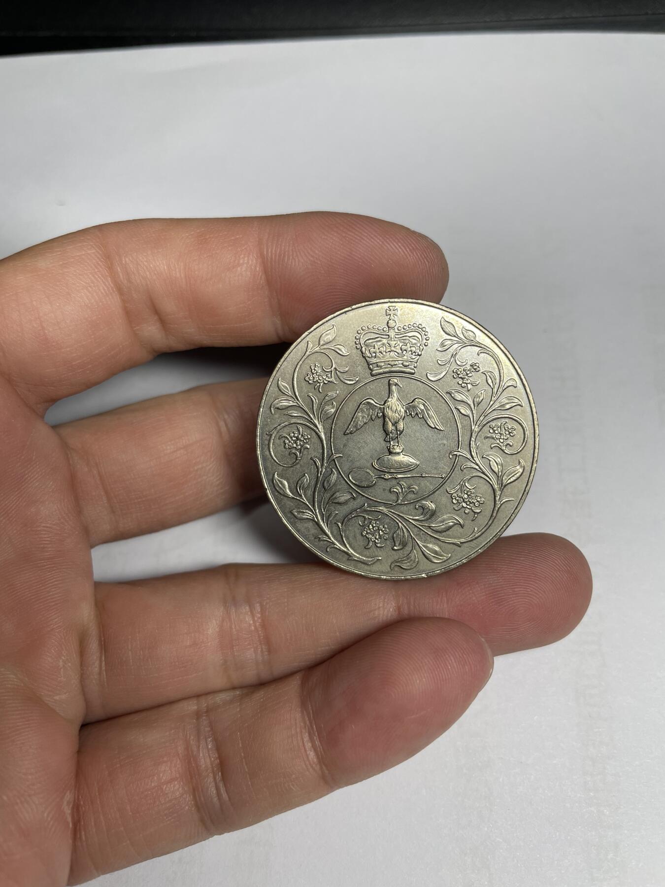 每日一拍，2024年集古藏今外币拍卖第十六期-第6场—（总第156拍），可以寄存60天，满160元包邮。 1977年英国克朗纪念币