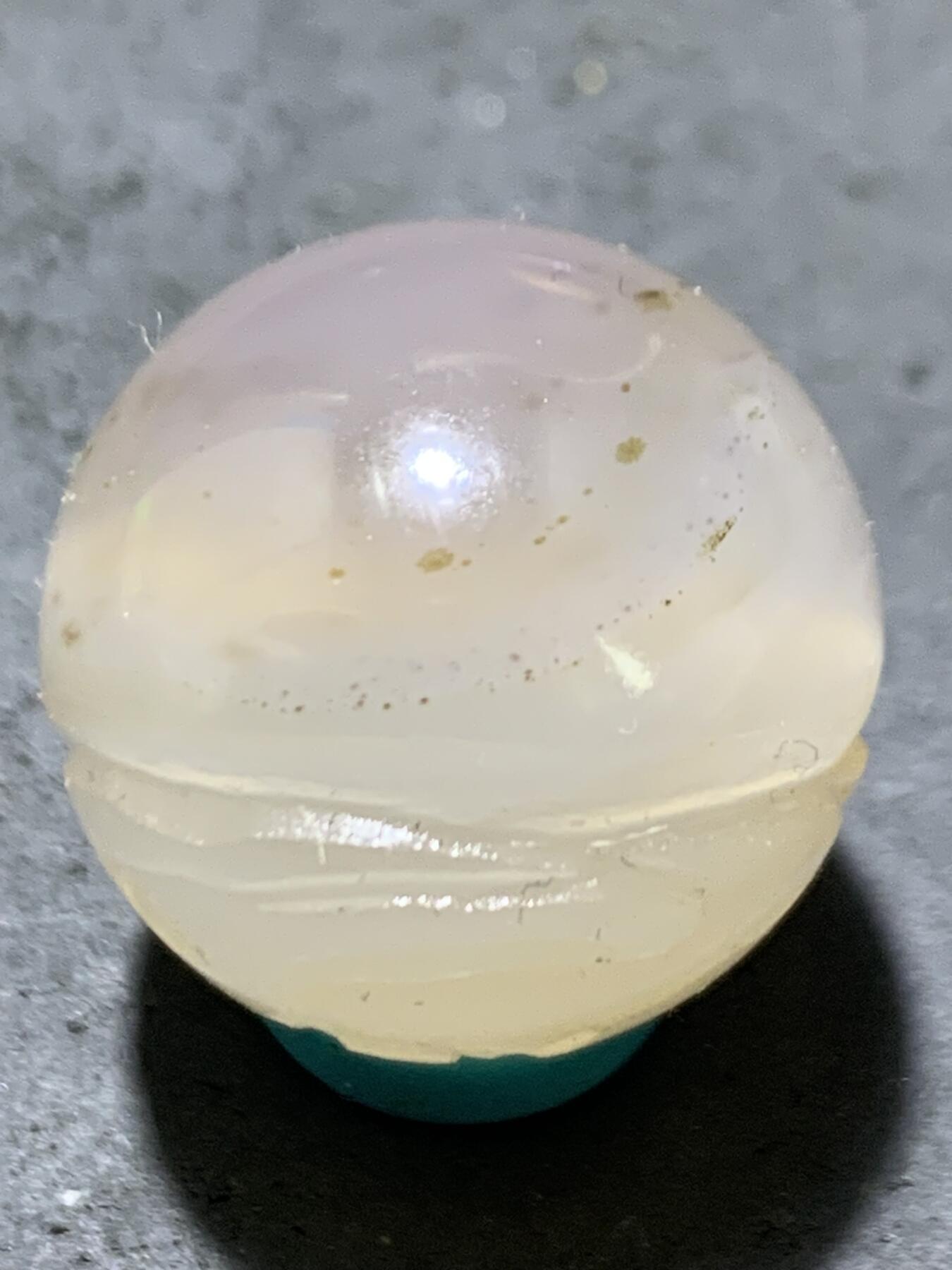 精美高玉化亚光草花纹海洋玉髓手工俏色巧雕玉兔（兔飞猛进）2.0圆珠一个