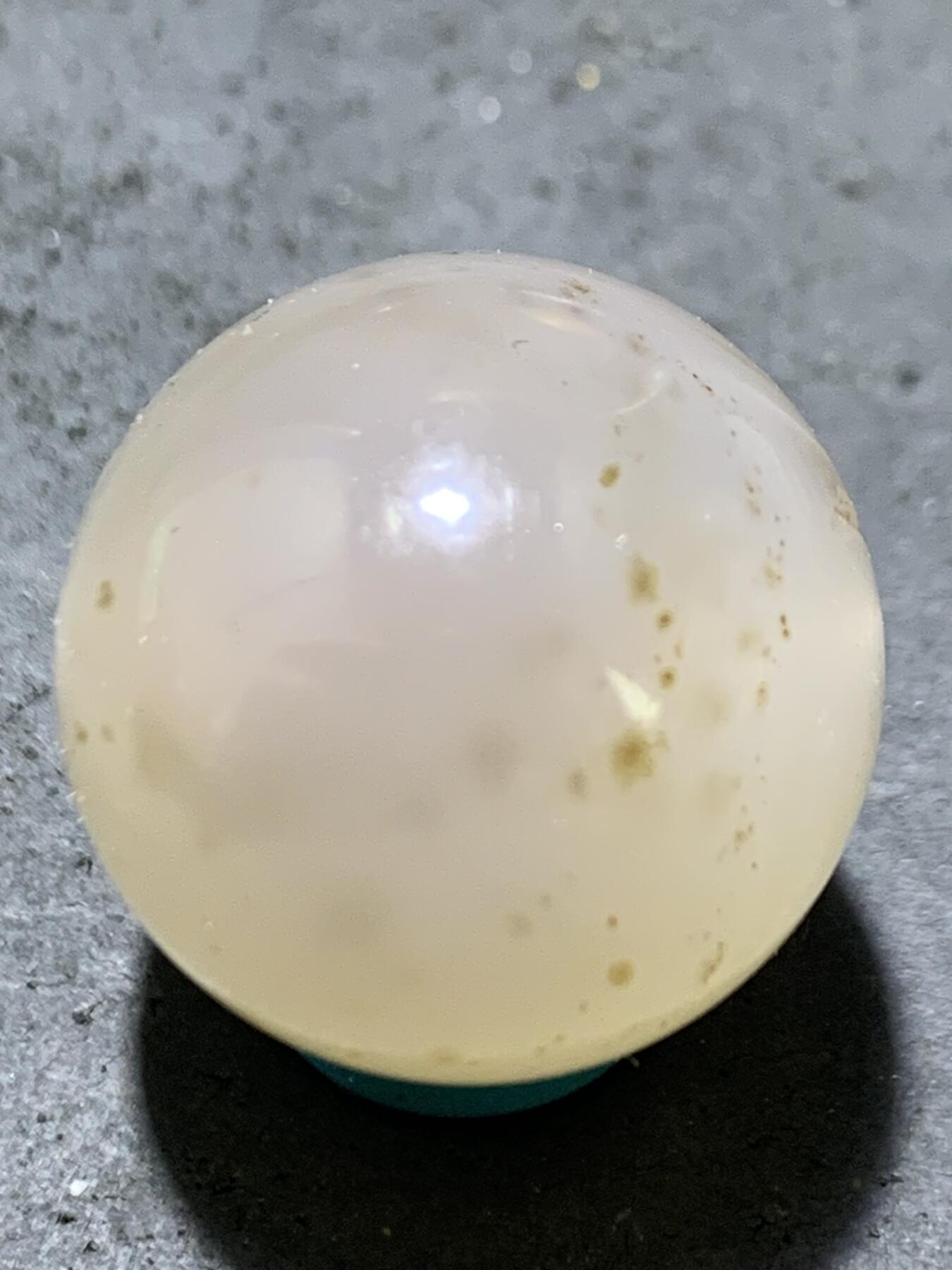 精美高玉化亚光草花纹海洋玉髓手工俏色巧雕玉兔（兔飞猛进）2.0圆珠一个