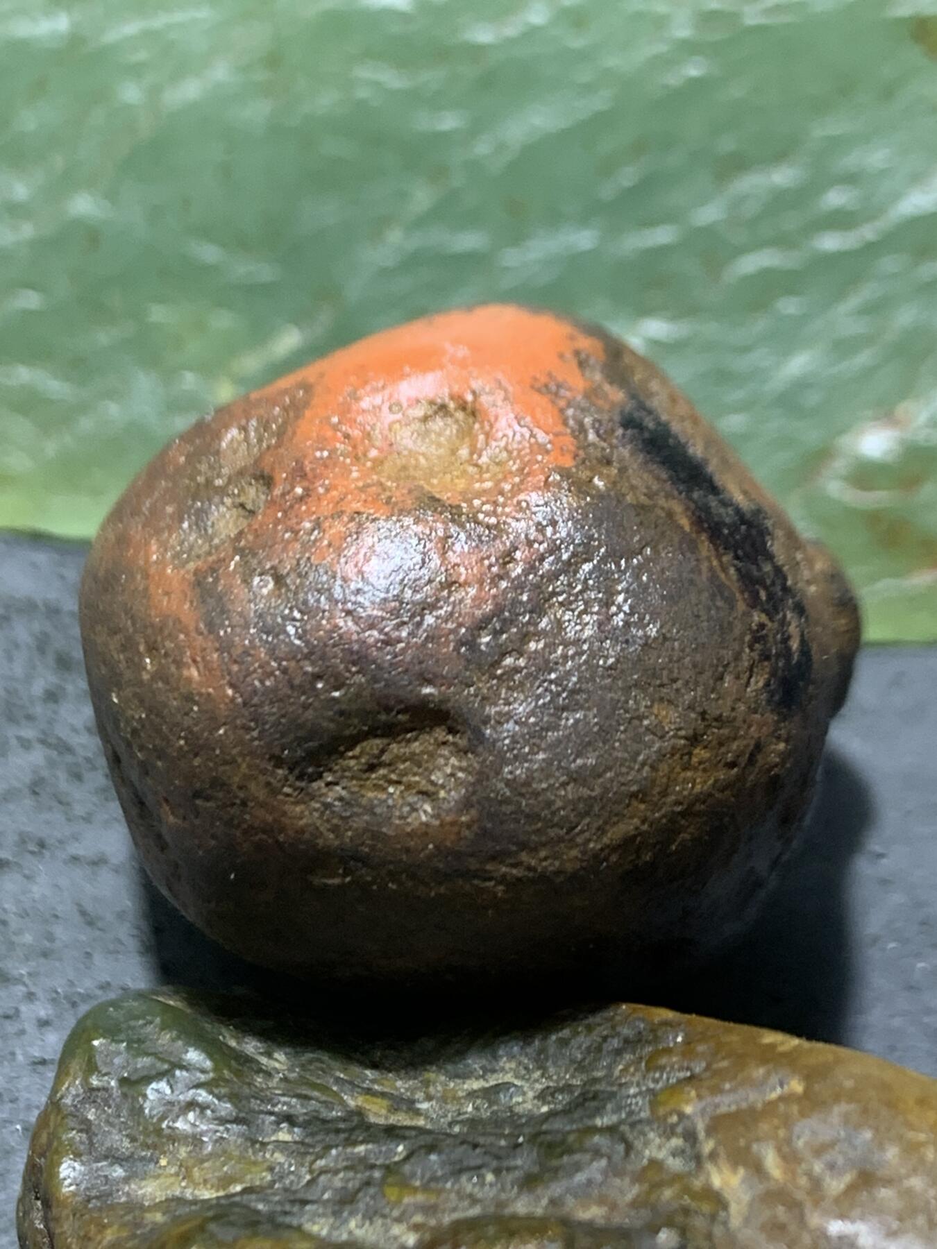 精美原皮未开窗南红玛瑙原石一颗，