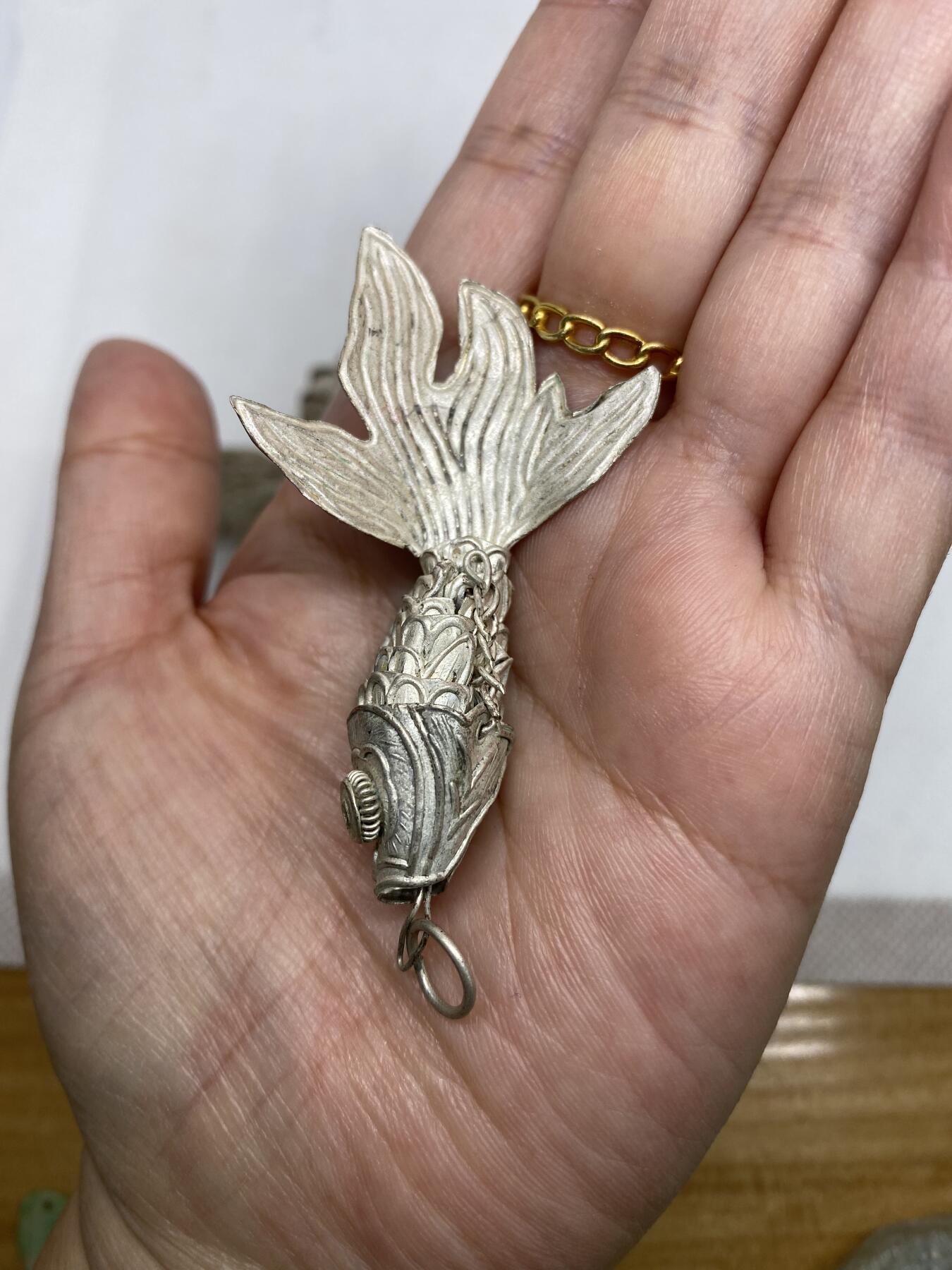 老铜鎏银鱼一对，尺寸6.4厘米，可以活动，品相如图，150包快递