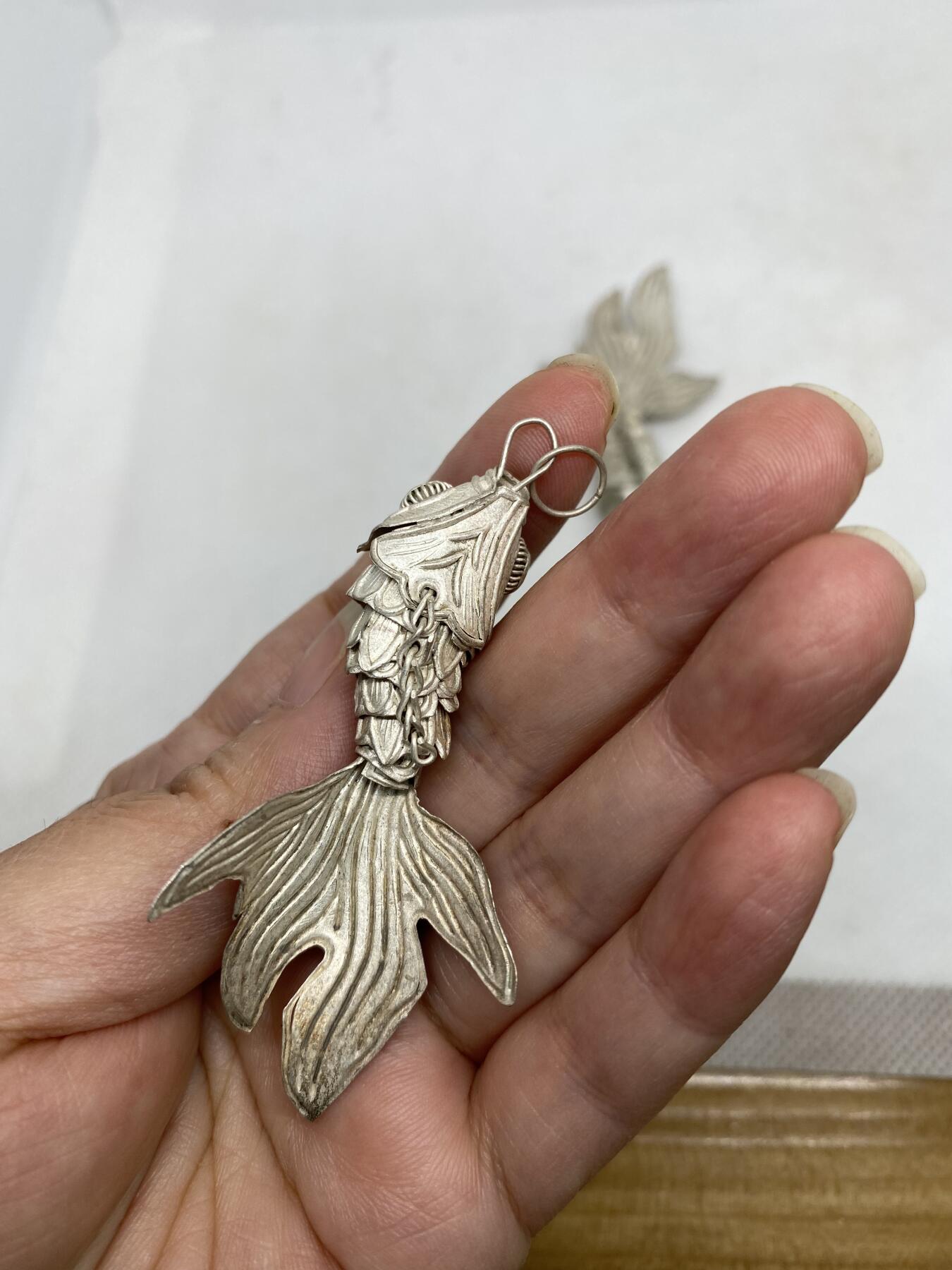 老铜鎏银鱼一对，尺寸6.4厘米，可以活动，品相如图，150包快递