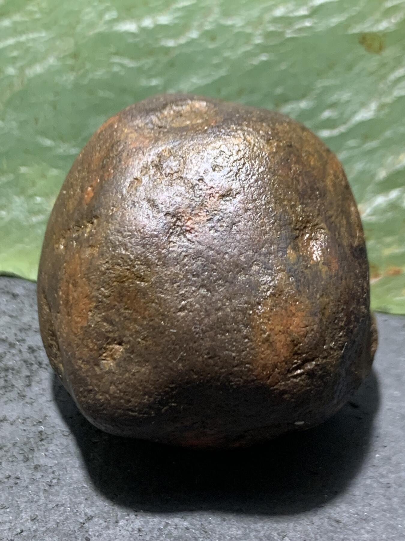 精美原皮未开窗南红玛瑙原石一颗，