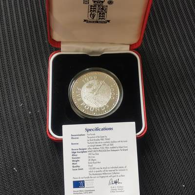 道一币馆币章第九十四场 - 原盒证 英国1999年跨越千禧年5镑精制纪念银币
