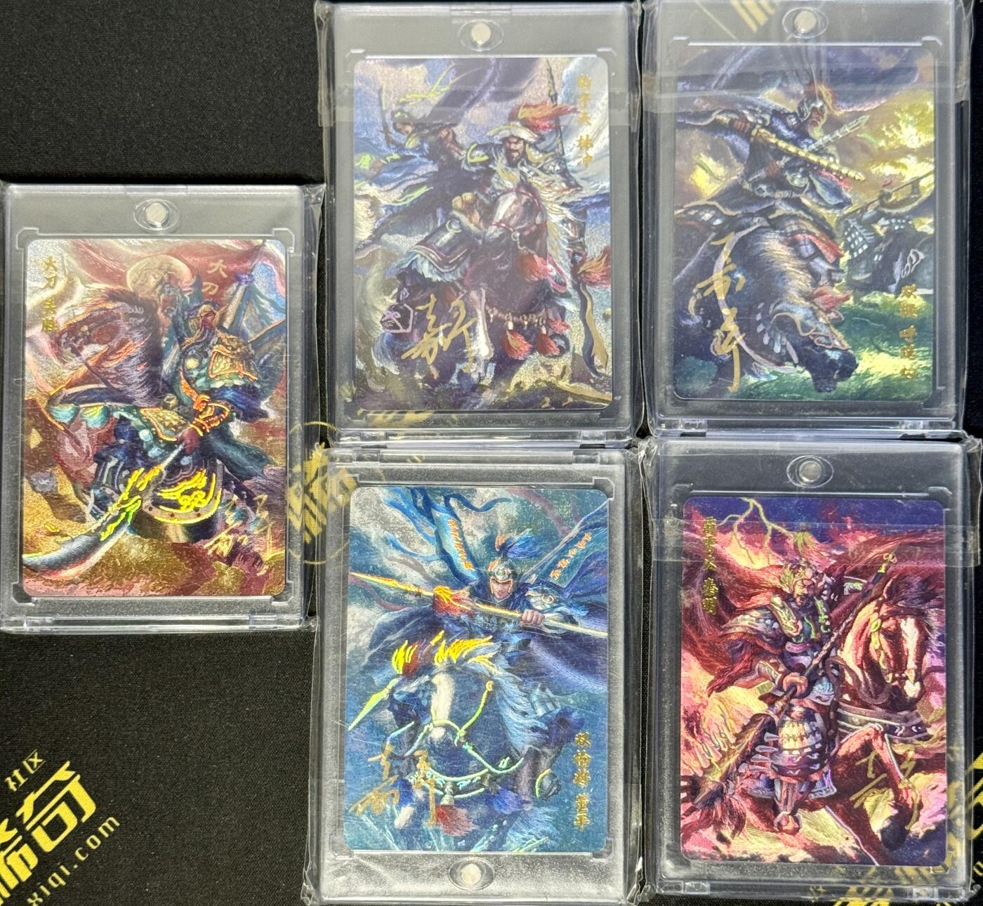 白泽拍卖卡牌手绘专场第8期（露深花气冷，霜降蟹膏肥） 2024 百里卡牌 嘉宁水浒 五虎将5张 关胜0042，林冲0045，呼延灼0015，董平0050，秦明0017 鞠嘉宁亲签 粗闪 卡砖封装