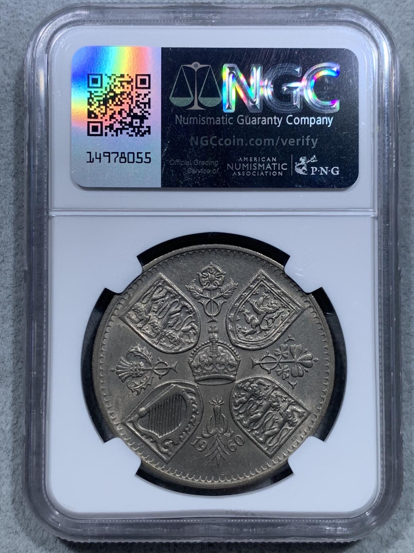 《竞宝斋》第319场 周日，周一，周二  3场连拍 （全场包邮） NGC MS63 英国1960年伊丽莎白二世纪念克朗 年轻头像+盾徽，比1953少见很多