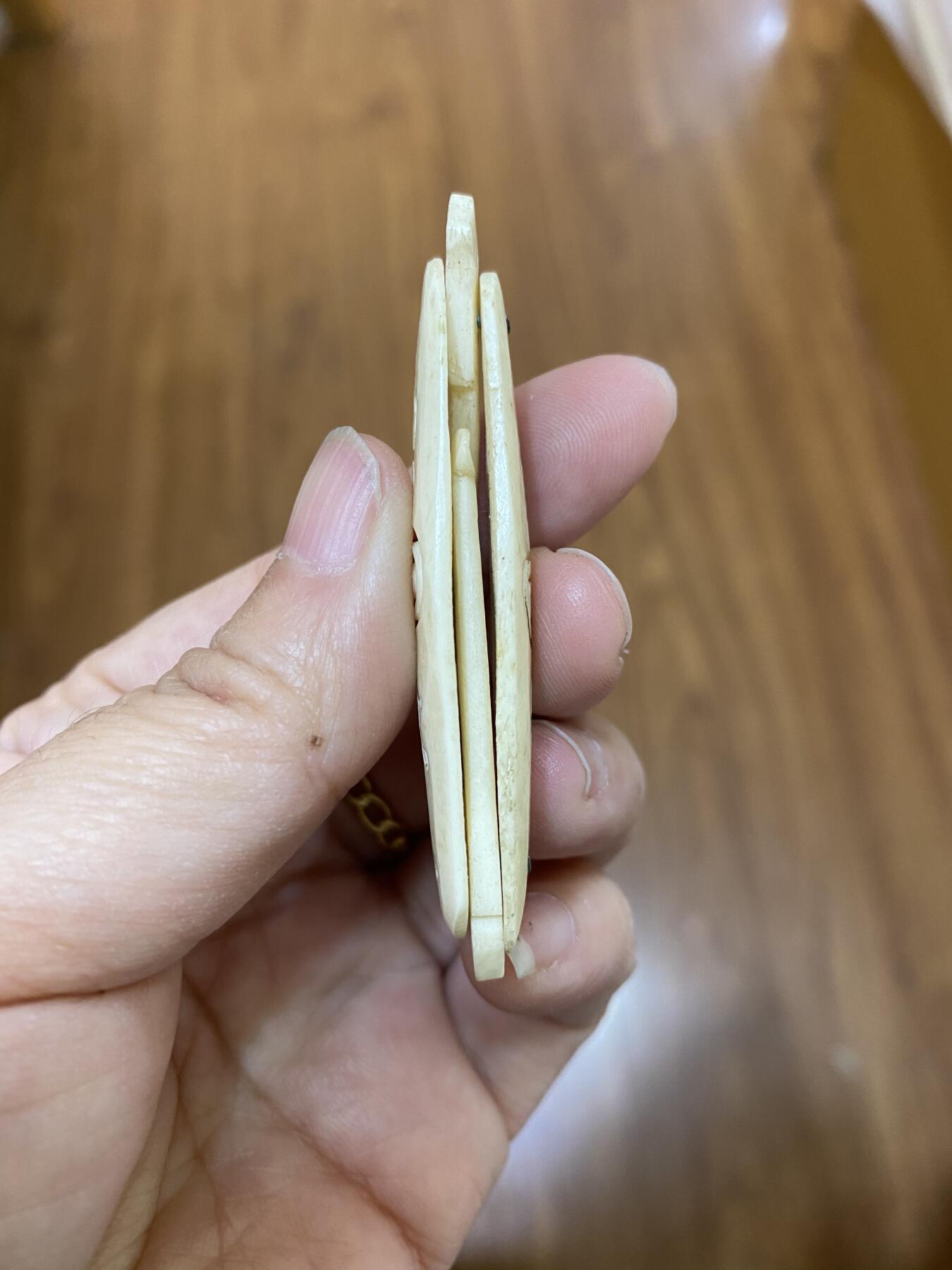 骨雕耳挖，尺寸6厘米，品相如图，88包快递