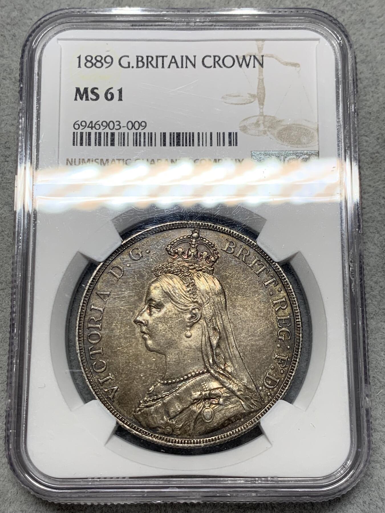 《竞宝斋》第320场 周日，周一，周二  3场连拍 （全场包邮） NGC MS61 英国1889年维多利亚高冠马剑银币 厚重的黑五彩包浆 味道十足 包浆币爱好者不要错过