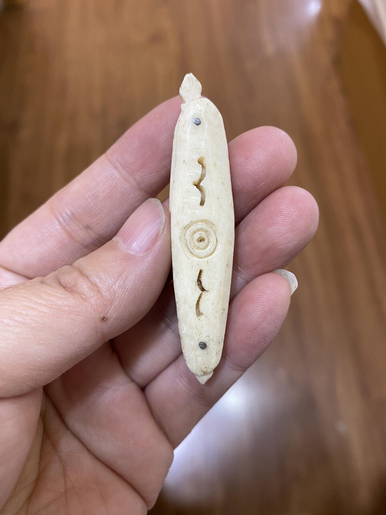 骨雕耳挖，尺寸6厘米，品相如图，88包快递