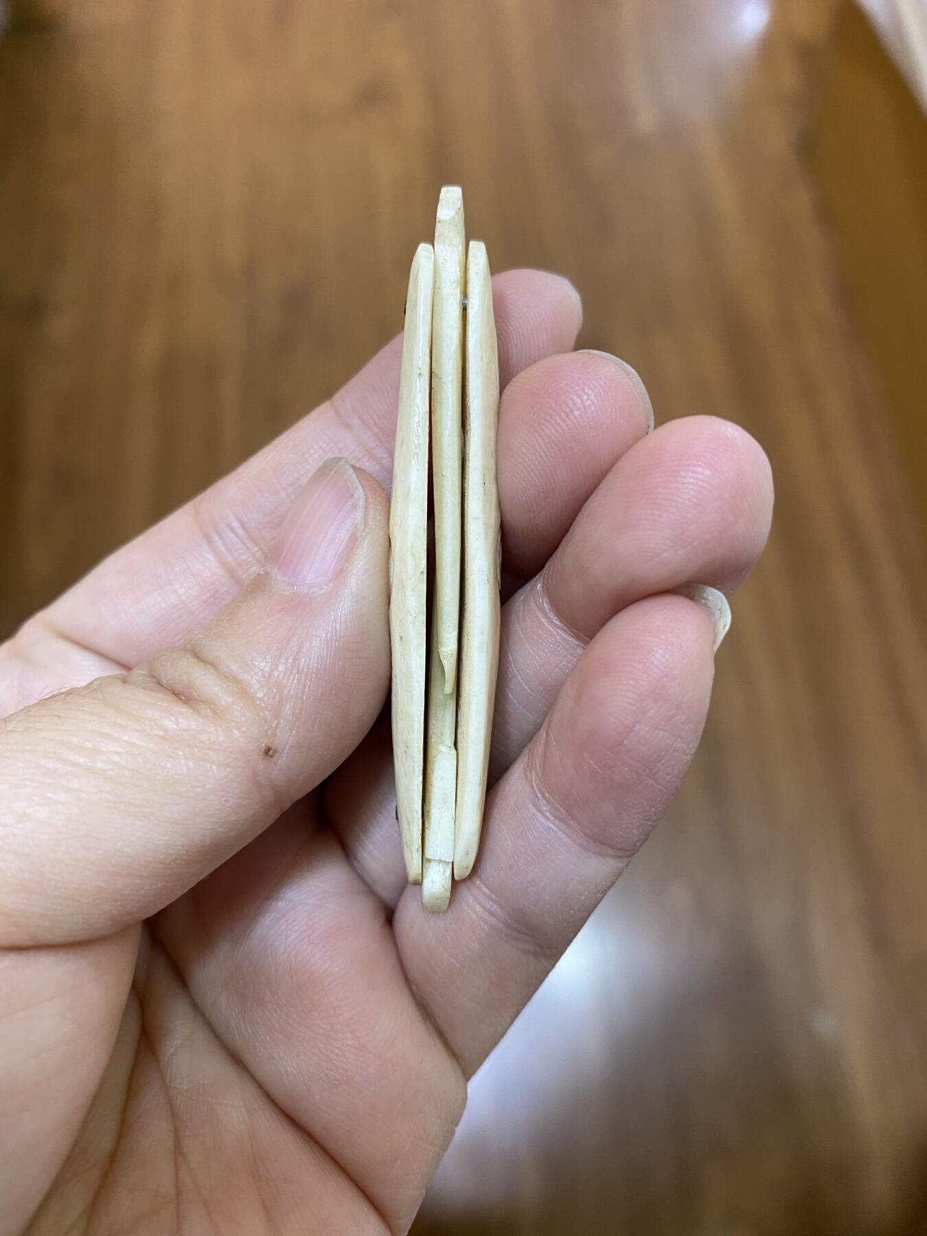 骨雕耳挖，尺寸6厘米，品相如图，88包快递
