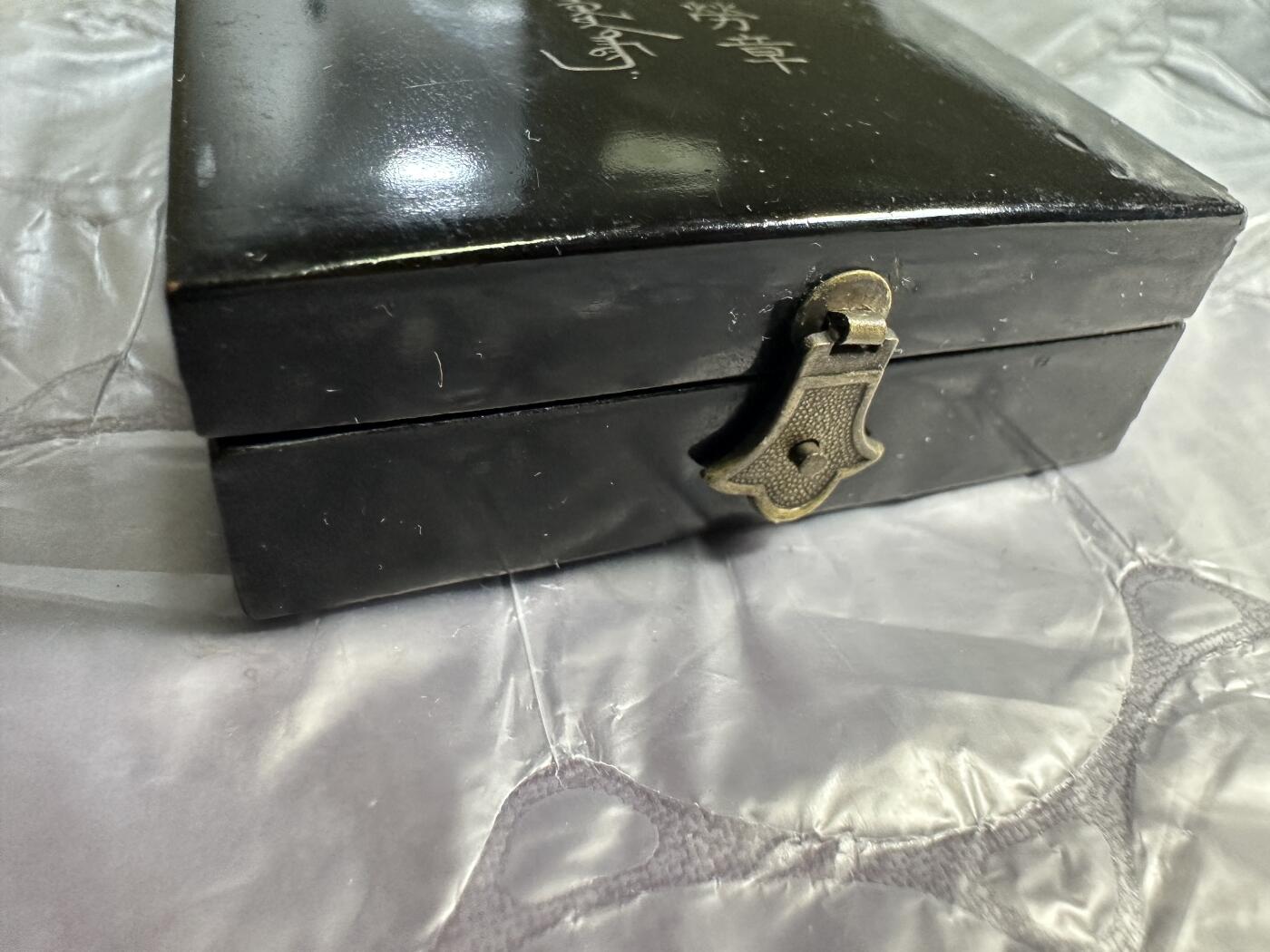 外国章，勋记，外币混合专场 顶级品相，章面干净清爽难得！蒙古联合自治政府肇建功劳章，原盒稀少
