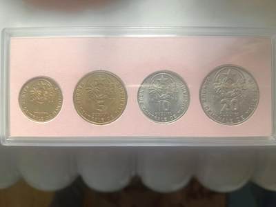 1990年 - 1990年