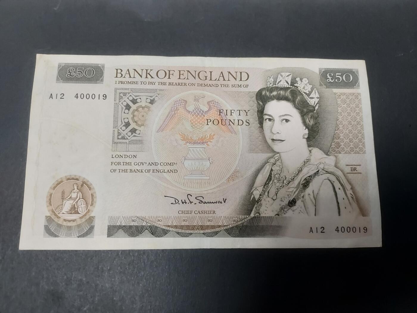 博彦收藏 10月29日 8点钱币专场 英国女皇50镑 85品