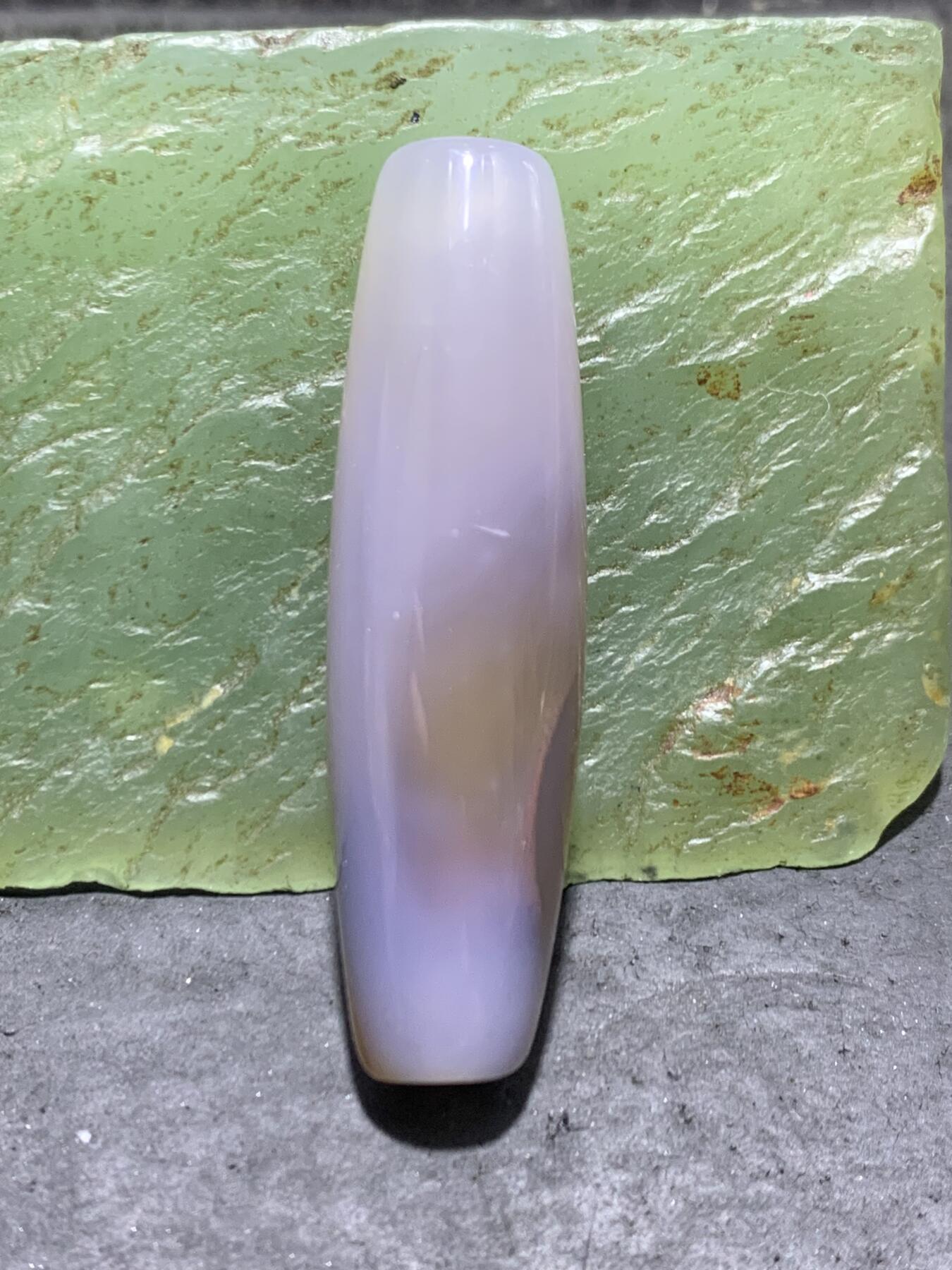 精美亚光高玉化巴西玛瑙手工俏色巧雕玄字桶珠一个！