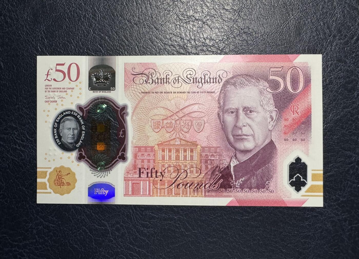 收藏联盟Quantum Auction 第386期拍卖  英国2024年50镑AJ01冠  品相UNC 号码无457 生日号2001.03或20.01.03