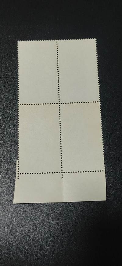 德国邮票专场，都是四方联 德国邮票四方连，1984年发行，德累斯顿绿色拱门雕像建筑 ，套票之一，品相如图