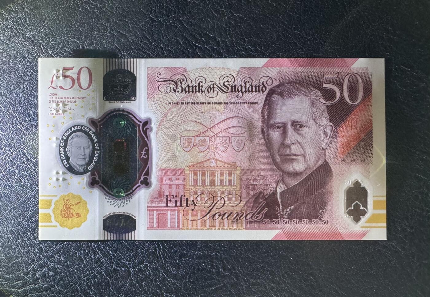 收藏联盟Quantum Auction 第386期拍卖  英国2024年50镑AJ01冠  品相UNC 号码无457 生日号2001.03或20.01.03