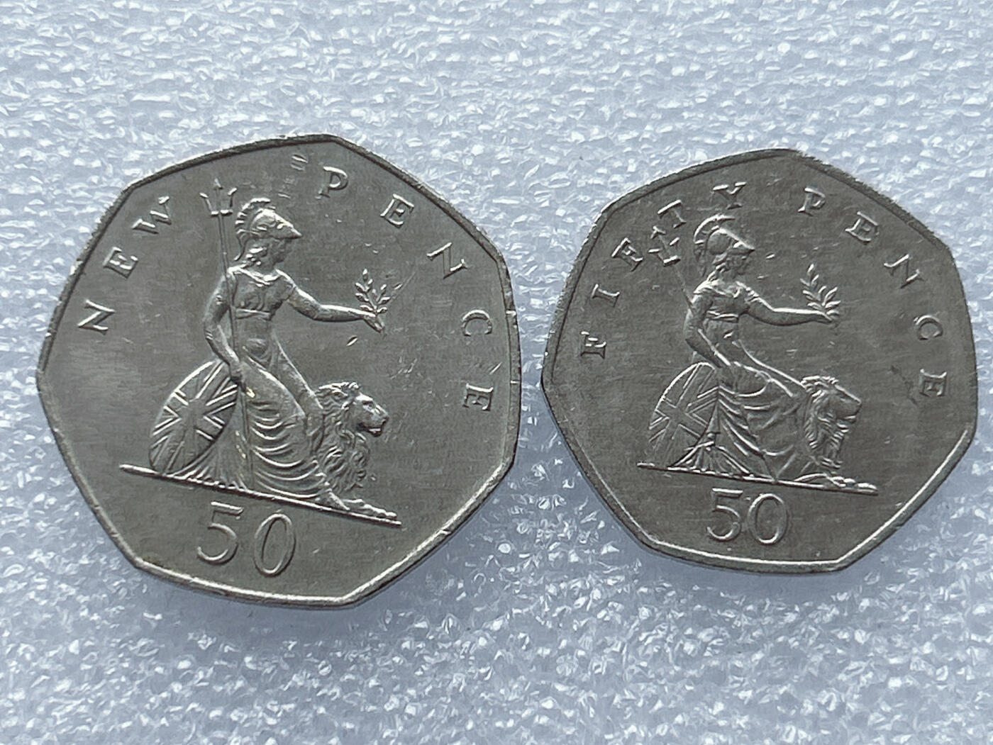 第一海外回流一元起拍收藏 散集专场 第133期 英国50便士大小版一对